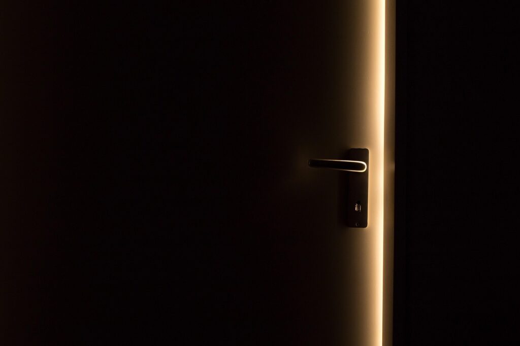 証券口座を開設する際の注意点は何ですか？
